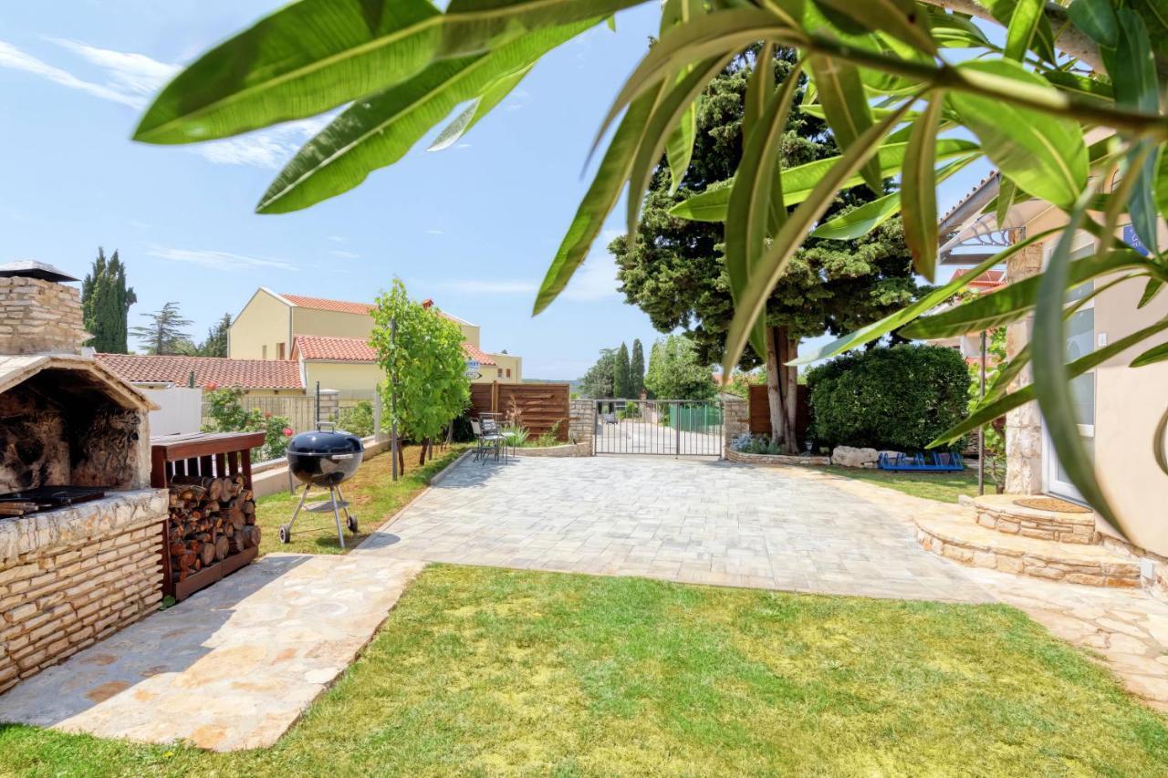 Villa Laurus Garden Medulin Exterior foto